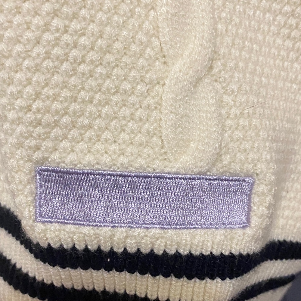 Women’s Cream Cable Knit V-Neck Sweater with Navy Trim size XS mall - Picture 8 of 15